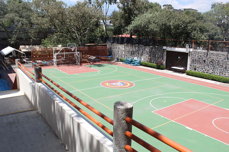Cancha del plantel Tlalpan del Colegio Oliverio Cromwell